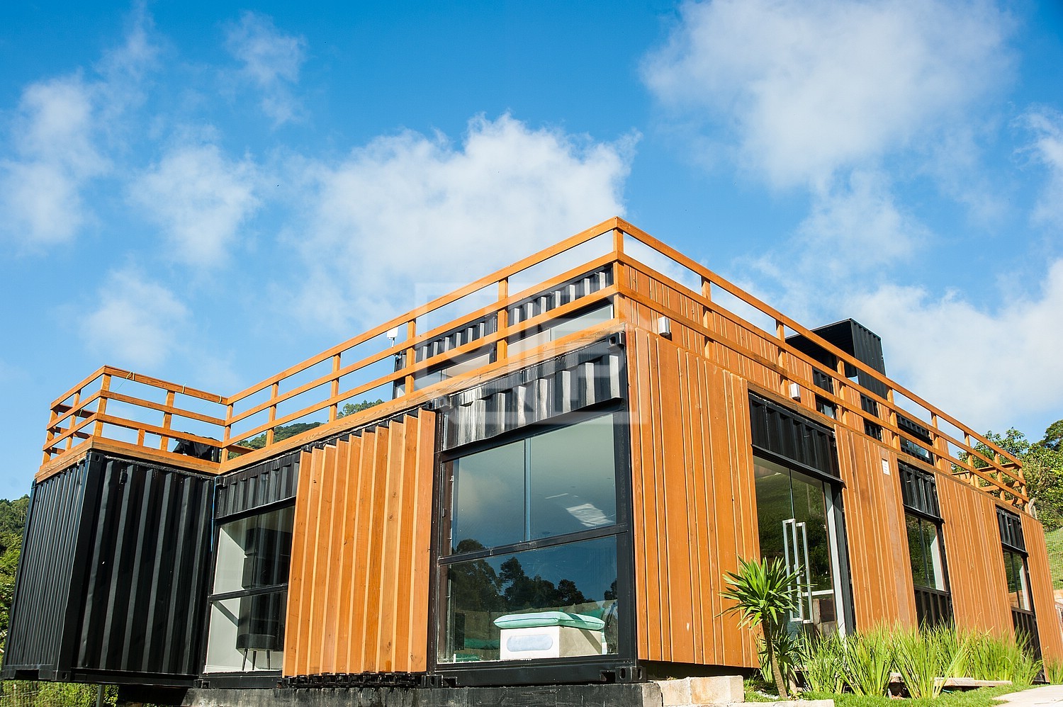 Casa do Construtor Rio Claro - Olha que combo legal: container e